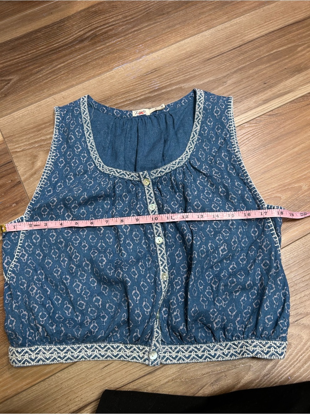 Faherty Isla blue linen denim embroidered sleeveless crop tank top size small - Picture 11 of 11